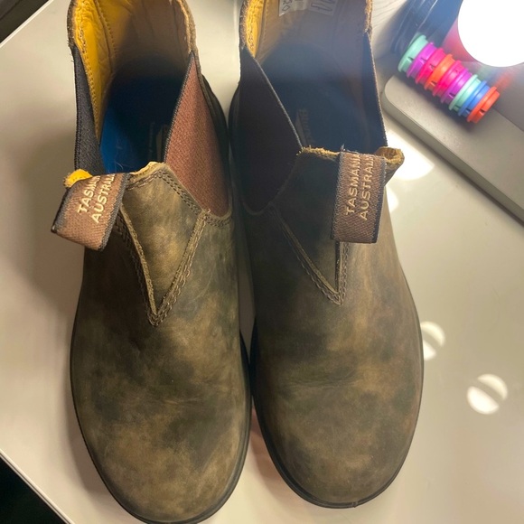 Brand New Blundstones - Picture 5 of 6